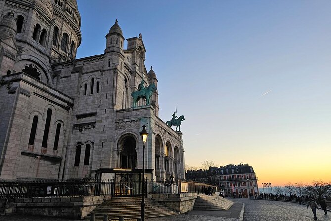 Montmartre Sunrise Tour Before the Crowds - Stop 1: Sacré-Cœur at sunrise, with photos you can actually frame