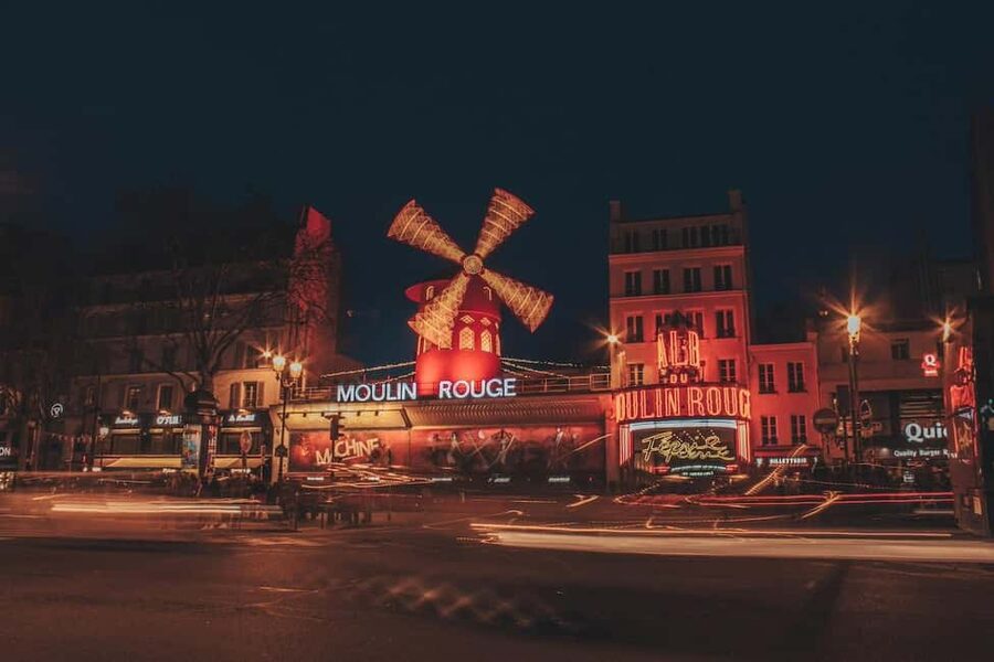 Montmartre. The artist village+its unique charm. My hood. - Key things you’ll get from this Montmartre tour
