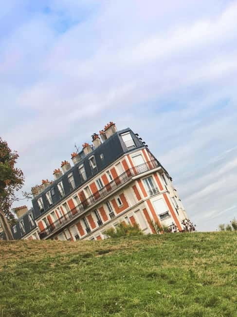 Montmartre. The artist village+its unique charm. My hood. - Nadine and the insider/outsider lens that changes what you notice