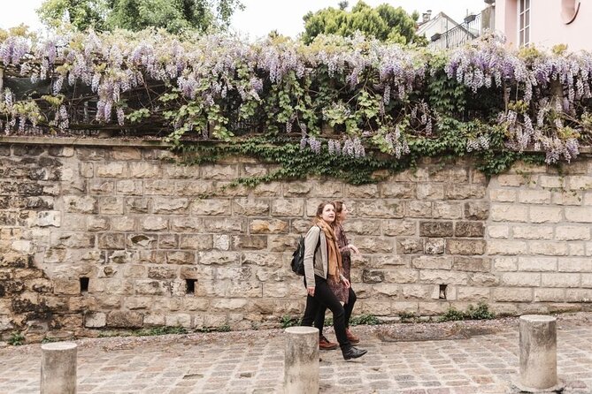 Montmartre Tour with a Local Guide: Private & 100% Personalized - A major cemetery stop: the quieter side of Montmartre