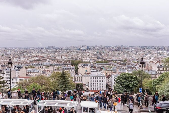 Montmartre Tour with a Local Guide: Private & 100% Personalized - Art streets with personality: Picasso footsteps, ivy houses, and street squares