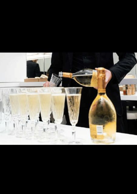 Montmartre Walking tour & French Perfumery Experience - Arc de Triomphe as an extra: a smart add-on, but don’t plan to linger