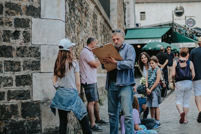 Montmartre Walking Tour: The Best of Art, Culture &Parisian Charm - Stop 3: Le Mur des Je t’aime and why it’s worth the quick stop