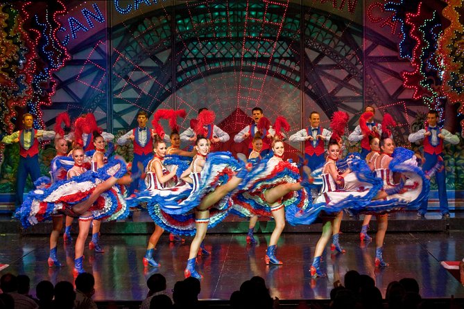 Moulin Rouge Dinner Show with Champagne and Drop Off - Seats, Tables, and Waiting Lines: How Crowds Affect Your View