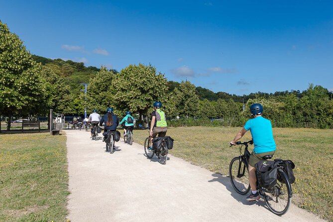 Nature electric bike ride from Paris to Versailles - Stop 4: La Forêt de Fausses-Reposes for Shade and King-Era Quiet