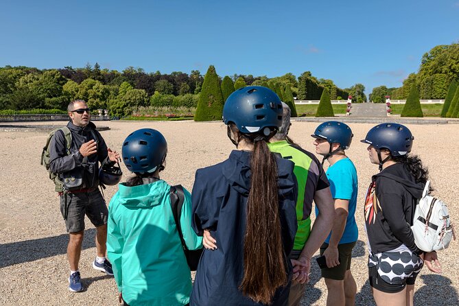 Nature electric bike ride from Paris to Versailles - Guide Style and Pace: Why Small Groups Matter Here
