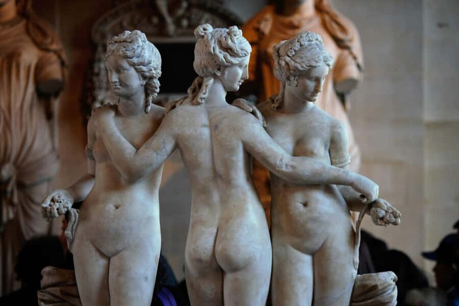 Night at the Louvre Museum: 6-people Max Guided Exploration - Should you book the Night at the Louvre Museum tour?