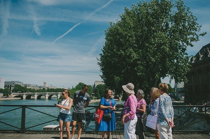 Night Out in Paris: Boho Vibes & City Lights - Saint-Germain After Dark: Cafés, Bookstores, and TV Spot Recognition