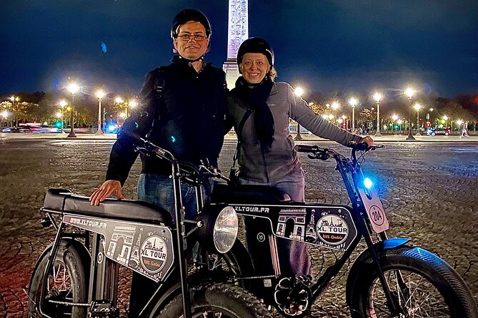 Night / Sunset Tour of Paris in Electric Bike - Louvre area, Île Saint-Louis, and Notre-Dame from the bike lane view