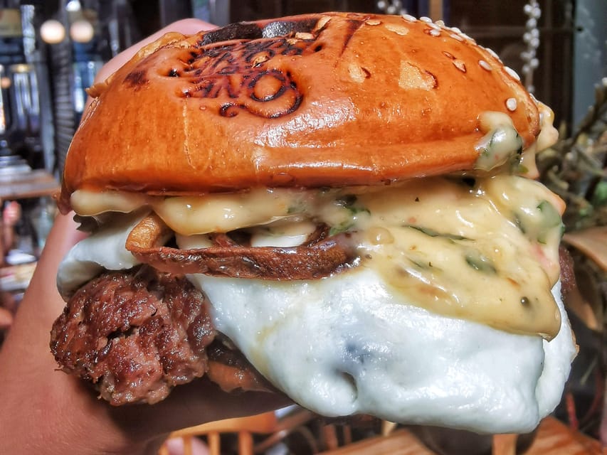 No Diet Club - A selection of the best burgers in Paris ! - Meeting Point: Sold Out Burger and Why That Matters for Your First 10 Minutes