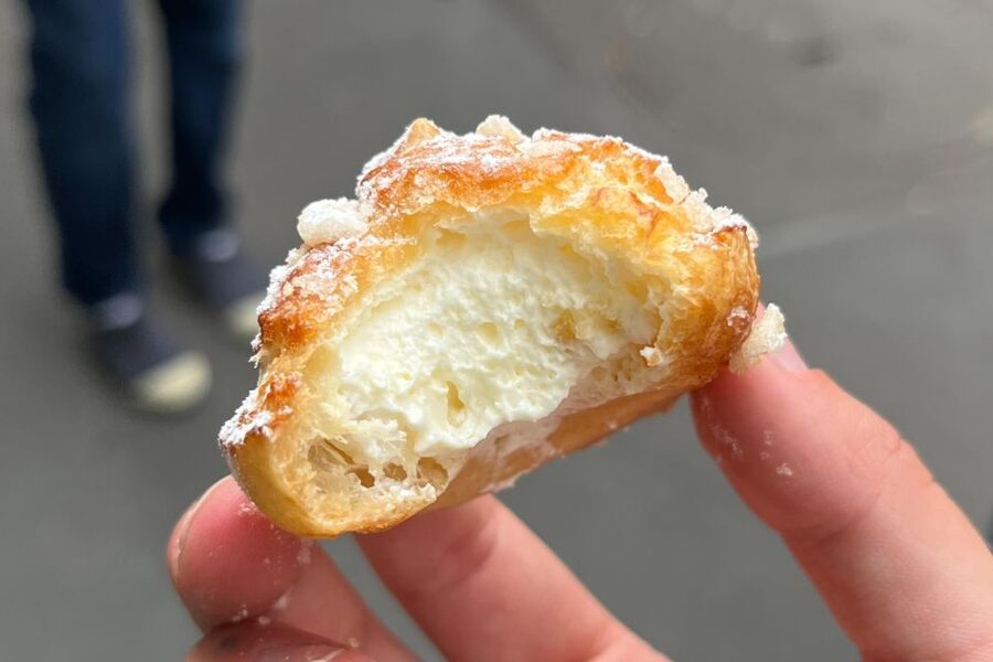No Diet Club - Special Sweet Tour in Paris ! - How the tour handles “local” versus “touristy”