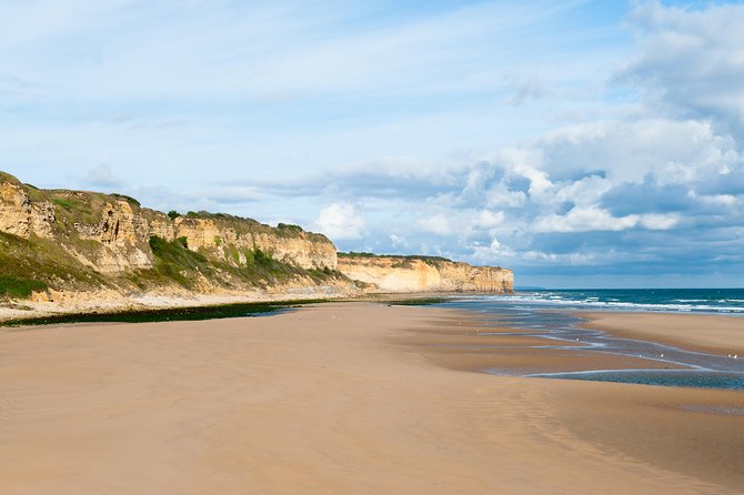 Normandy D-Day Beaches and American Cemetery Day Trip from Paris - Colleville-sur-Mer American Cemetery: Quiet that sticks with you