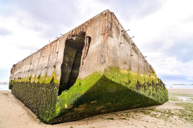 Normandy D-Day Beaches and American Cemetery Day Trip from Paris - Arromanches and the artificial harbor: Lunch with a story