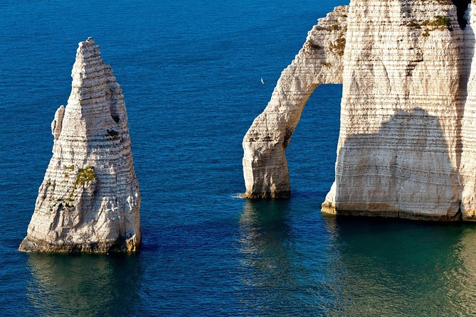 Normandy Rouen, Honfleur, Etretat Small group Day Trip from Paris - Étretat cliffs: short walking time, big scenery payoff