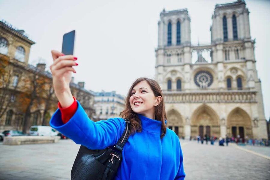 Notre Dame cathedral exterior tour & entrance with host - Key points worth planning for