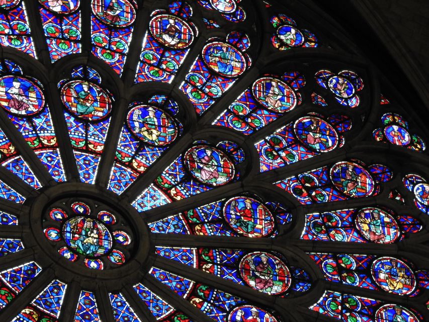 Notre Dame cathedral exterior tour & entrance with host - Notre-Dame Restoration Story: Why This Tour Feels Different