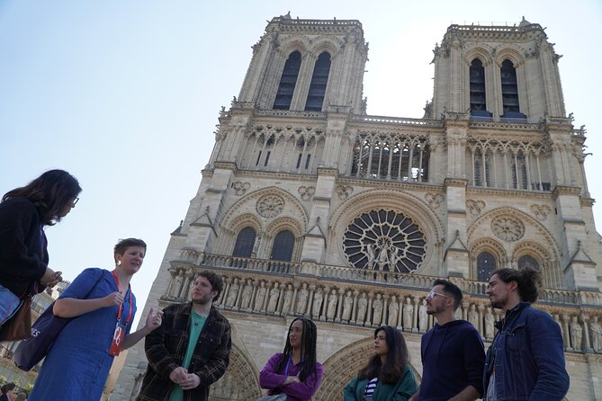 Notre Dame Cathedral Small-Group Interior & Exterior Guided Tour - Ile de la Cité: a short walk that sets your bearings