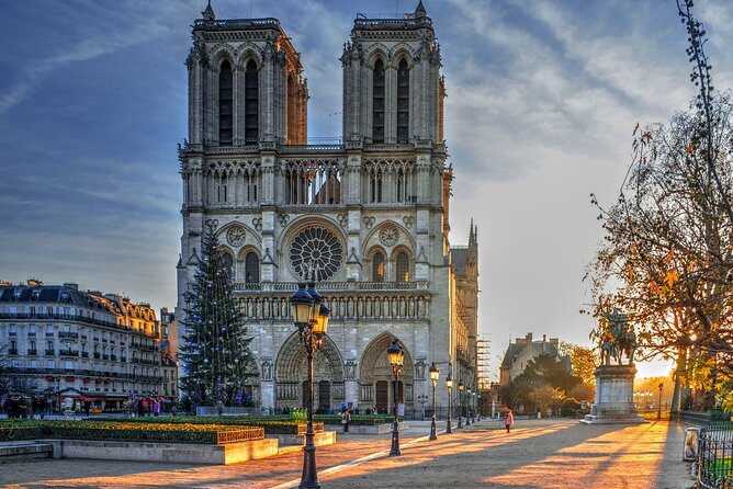 Notre Dame Exterior Professional Guided Tour - Meeting Point at Statue de Charlemagne: Simple, But Don’t Be Late