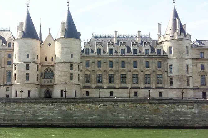 Notre Dame & Ile de la Cité Private 2-Hour Walking Tour in Paris - Notre-Dame de Paris: what’s included (and what isn’t)