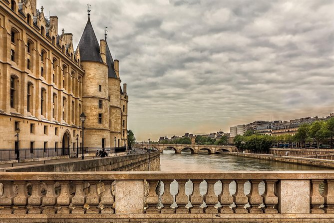 Notre Dame interior and Sainte Chapelle Private Tour - Marche aux Fleurs Stop: A Short, Pleasant Break in the Middle