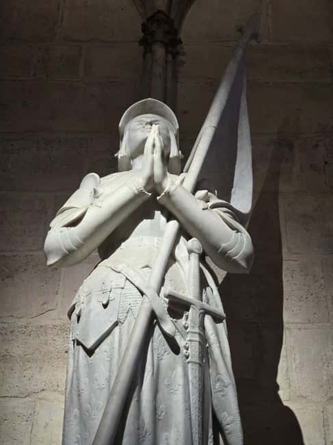 Notre-Dame Interior guided - Sainte-Chapelle exterior stop: Louis IX’s Gothic story, up close