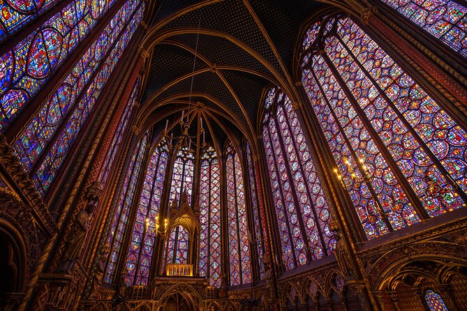 Notre Dame Outdoor Tour | Choose: Sainte-Chapelle or Crypt entry - Where the tour starts: Charlemagne and the setting for Paris’s birthplace