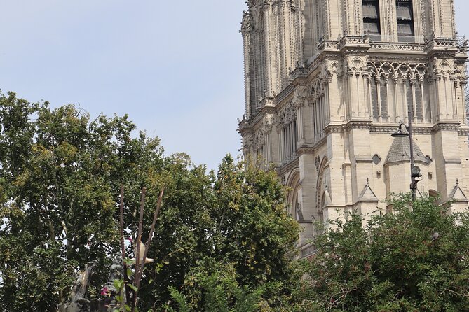 Notre Dame Outdoor Tour | Choose: Sainte-Chapelle or Crypt entry - What kind of traveler this is best for