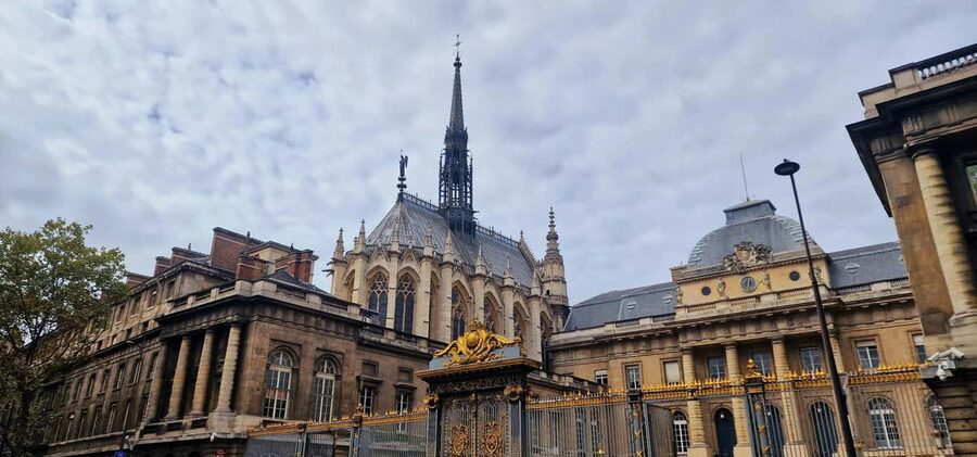 Notre-Dame Outdoor Tour with Pastry & Sainte-Chapelle Entry - Quick hits you’ll care about