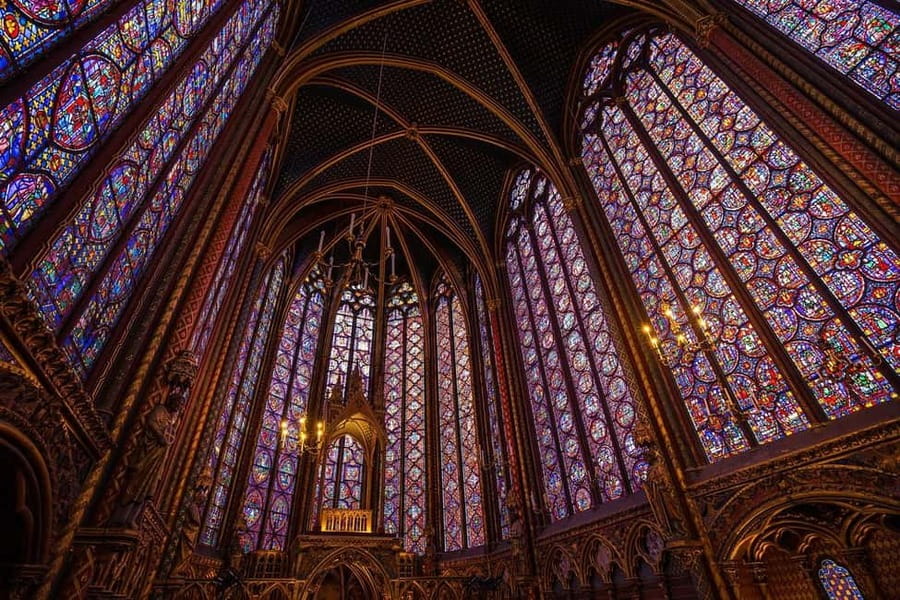 Notre-Dame Outdoor Tour with Pastry & Sainte-Chapelle Entry - Hôtel-Dieu: the everyday side of Notre-Dame