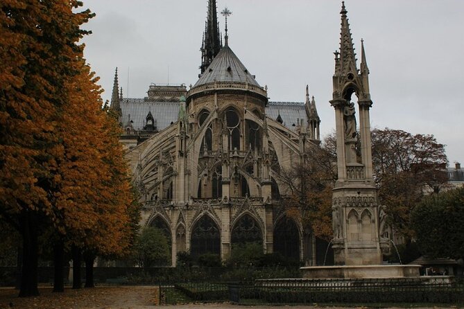 Notre Dame, Sainte-Chapelle & Conciergerie Outdoor Walking Tour - Guide power: live English storytelling (and the Shabrez factor)