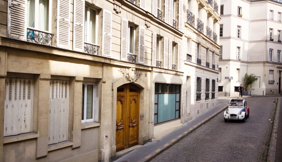 Off-the-Beaten Track in Paris: 2-Hour Vintage 2CV Tour - Key things that make this 2CV tour work