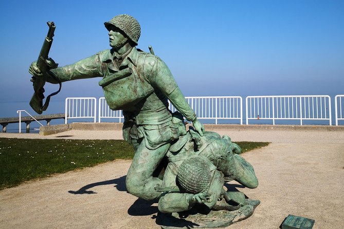 OMAHA Beach - Day trip from Paris to Normandy in a small group (3/7 pax) - Getting your bearings at the National Guard Monument (WN72)