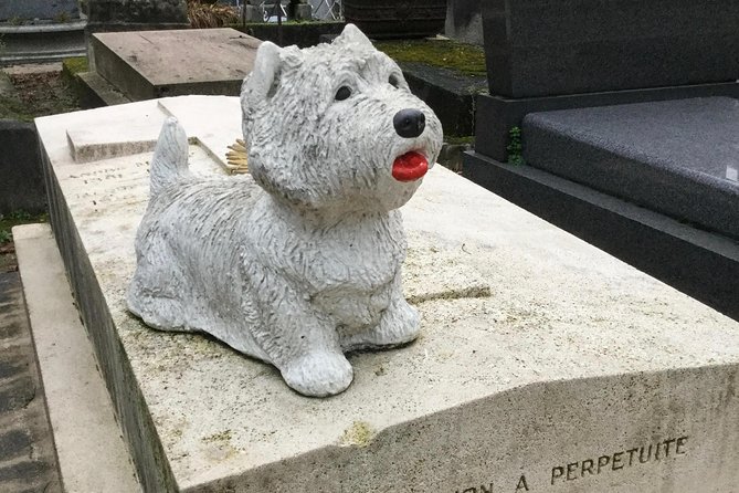 One Hour Père Lachaise Cemetery: A Self-guided Audio Tour - Price and value: $11.99 for a focused audio route