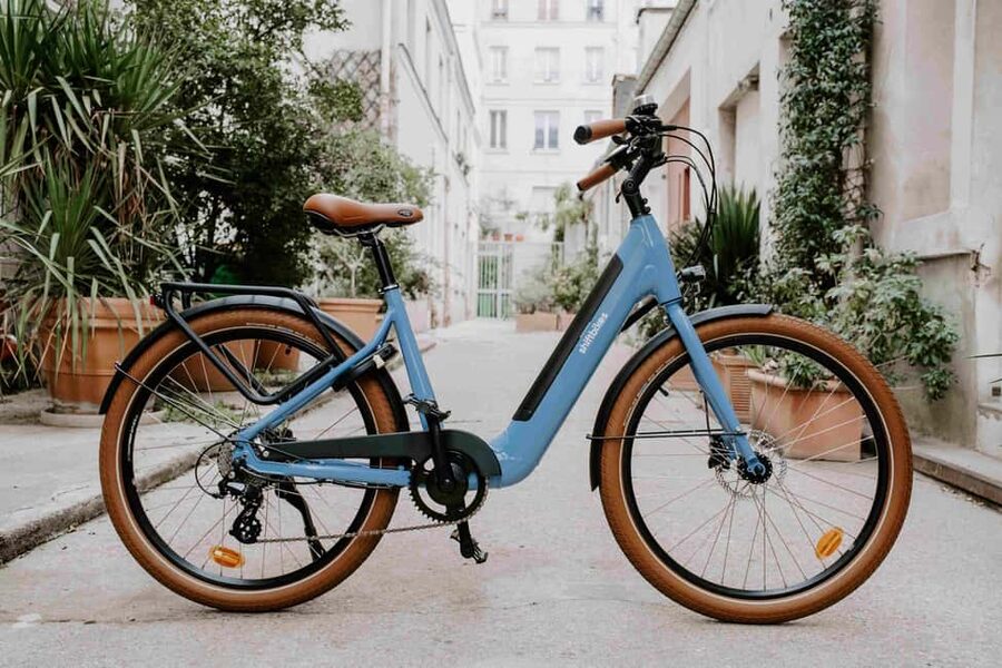 Onebike: Electric Bike Rental in the in the heart the Paris - Getting on the bike: what’s included, what you can add