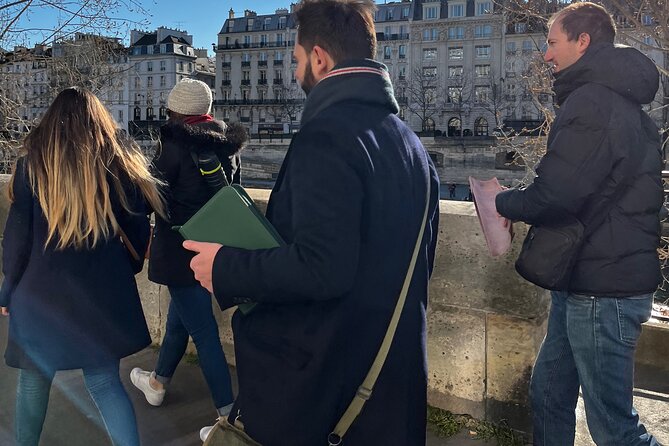 Outdoor Escape Game in Paris : The Stone of Nicolas Flamel - Weather reality: when rain shows up mid-game