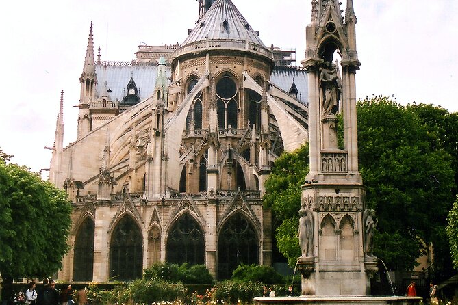 Outdoor Notre-Dame walking Tour with Sainte-Chapelle Entry - What the guide does for you: stories that stick (and guides worth the extra tip)