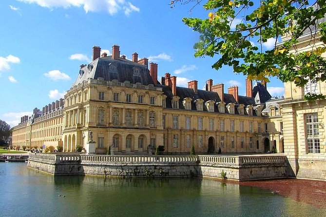 Palace of Fontainebleau - Private Trip - Private SUV to the Château de Fontainebleau: comfort matters
