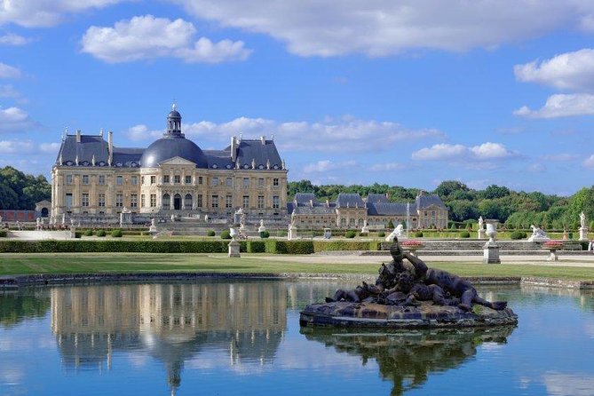 Palace Of Vaux-Le-Vicomte - Private Trip - Private Electric SUV Pickup: Easy Start, Less Headache