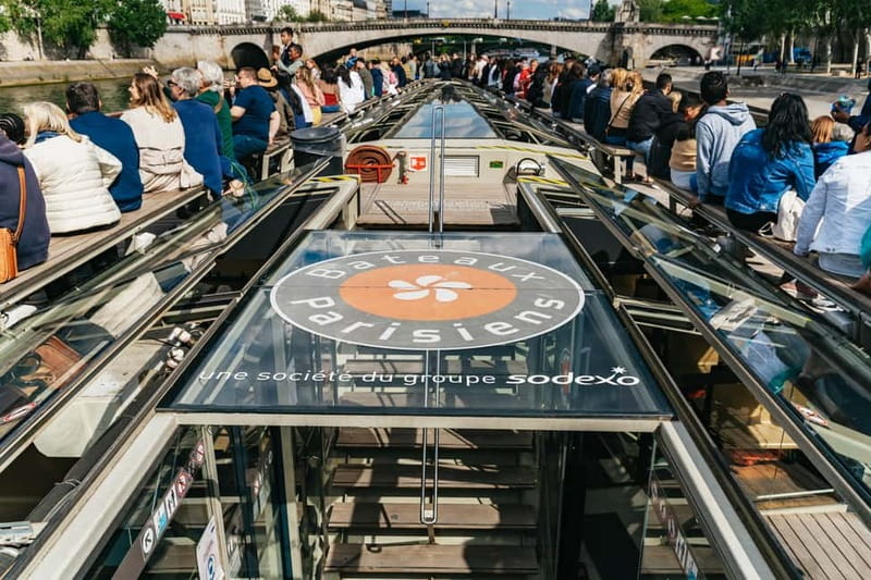 Paris: 1-Hour Seine Cruise departing from the Eiffel Tower - Crowd Reality at Peak Times: Getting a Good Seat Without Stress