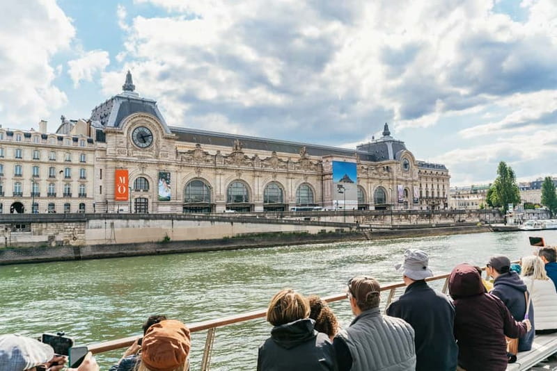 Paris: 1-Hour Seine Cruise departing from the Eiffel Tower - Comfort Tips: Warmth, Seating, and What to Bring
