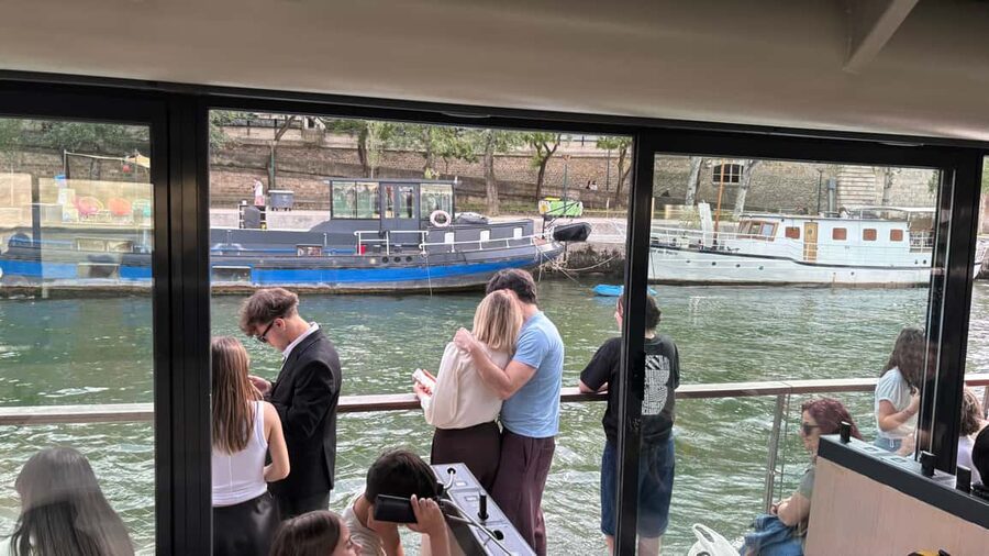 Paris: 1-Hour Seine Cruise departing from the Eiffel Tower - The One-Hour Route: How the Stops Read From the Water
