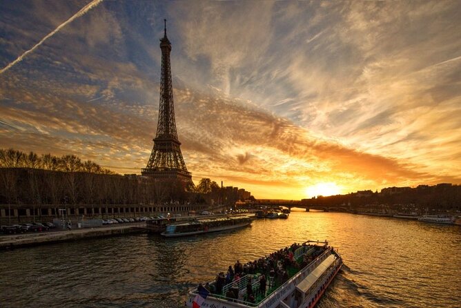 Paris 1 Hour Seine River Cruise Tour and Optional Macaron Tasting - Optional Macaron Tasting at Mākadamia Chocolaterie: Worth It If You Like Treat Stops