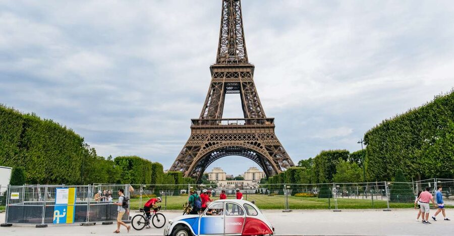 Paris: 1-Hour Vintage Citroen 2CV Tour - Why a Citroën 2CV is the best kind of sightseeing hack