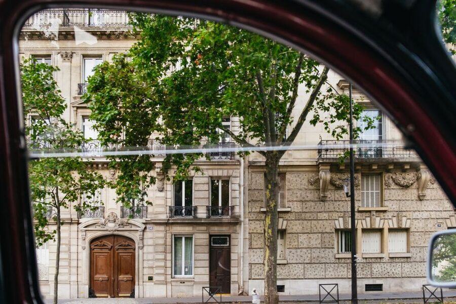 Paris: 1-Hour Vintage Citroen 2CV Tour - Your driver makes or breaks a short tour