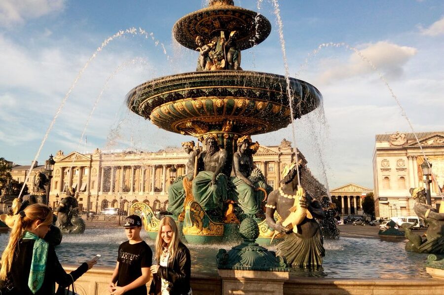 Paris: 2.5-Hour Private City Highlights Kickstart Tour - The Louvre Museum from the Outside: A Smart Orientation Without the Ticket Lines
