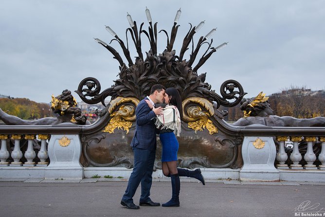 Paris 2-Hour Eiffel Tower Walking Tour with Professional Photo Shoot - Price and Value: What $270.32 Per Group Really Buys You