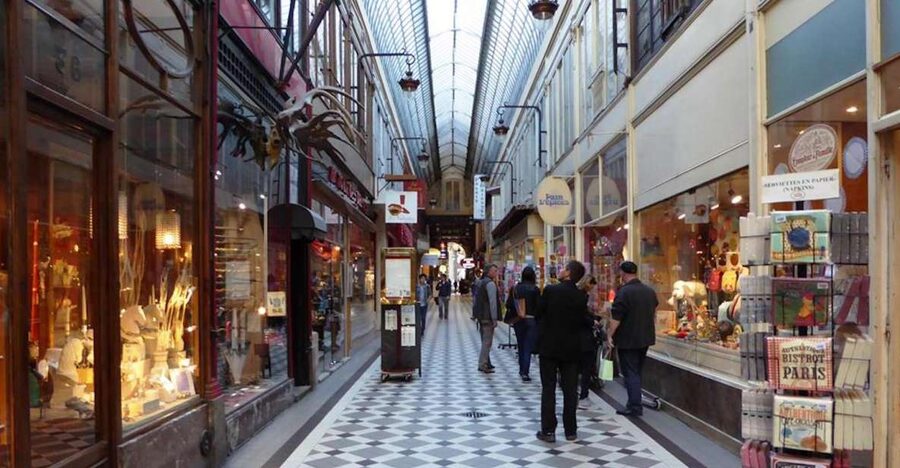 Paris: 2-Hour Passages Private City Tour in German - Passage Verdeau: charm with a purpose