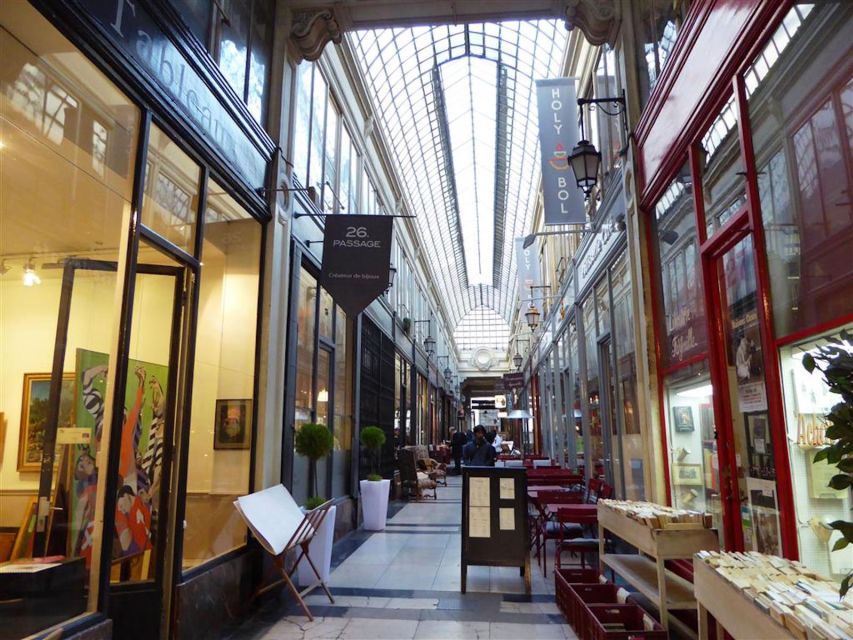Paris: 2-Hour Passages Private City Tour in German - Price and who this private tour suits best