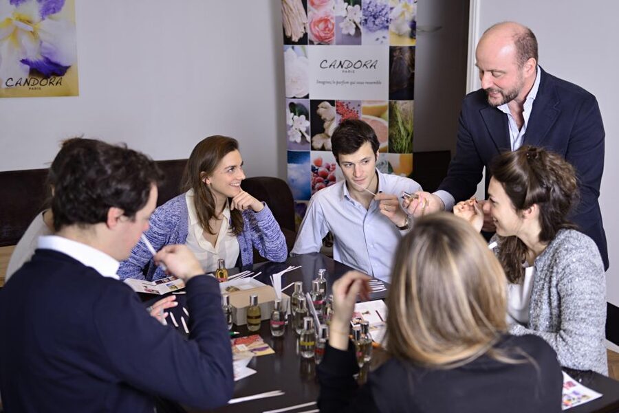 Paris: 2-Hour Perfume Creation Workshop - Finding Candora’s workshop near Île Saint-Louis