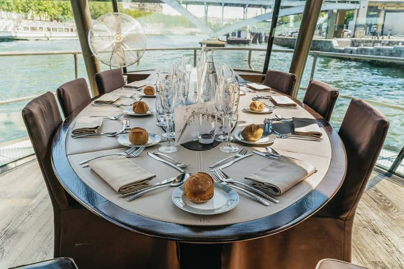 Paris: 2-Hour River Seine Lunch Cruise with 3-course-menu - Value and price: why $93 can make sense (or not)